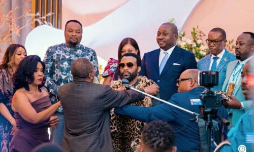Fally Ipupa honoré par ses communautés Ekonda et Anamongo