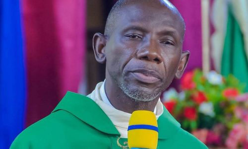 Abbé Blaise Kanda : « L’Église doit toujours être dans l’opposition »