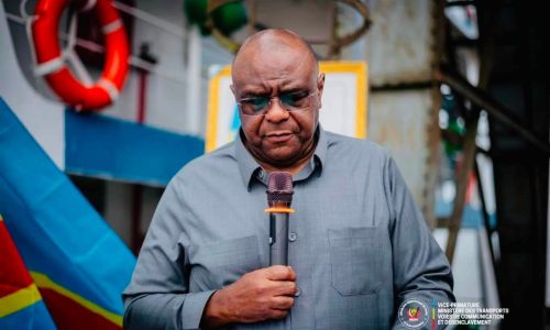 Jean‑Pierre Bemba ordonne le contrôle sanitaire des passagers avant l’accostage à Maluku