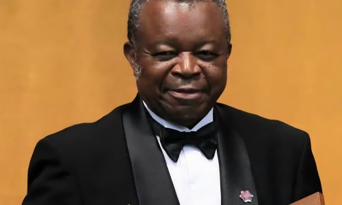 Tshisekedi décore Muyembe Tamfum et Sulu Maseb&rsquo;a Mwang (Ordonnance présidentielle.)
