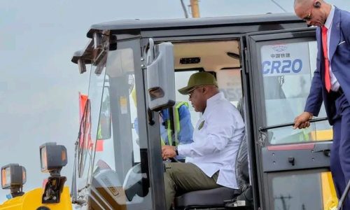 Félix Tshisekedi lance les travaux du boulevard « Étienne Tshisekedi » au cœur de la capitale