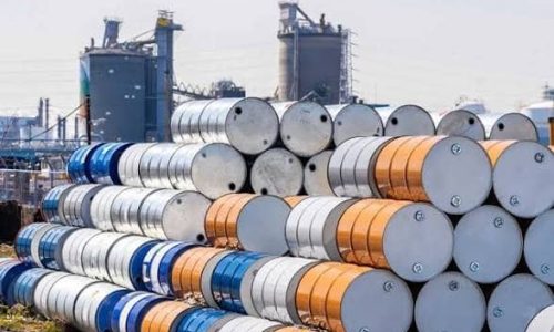 Pétrole : le baril franchit les 100 dollars, l’économie mondiale sous pression
